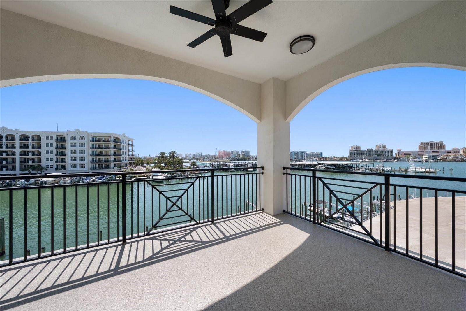 211 Dolphin Pt #303