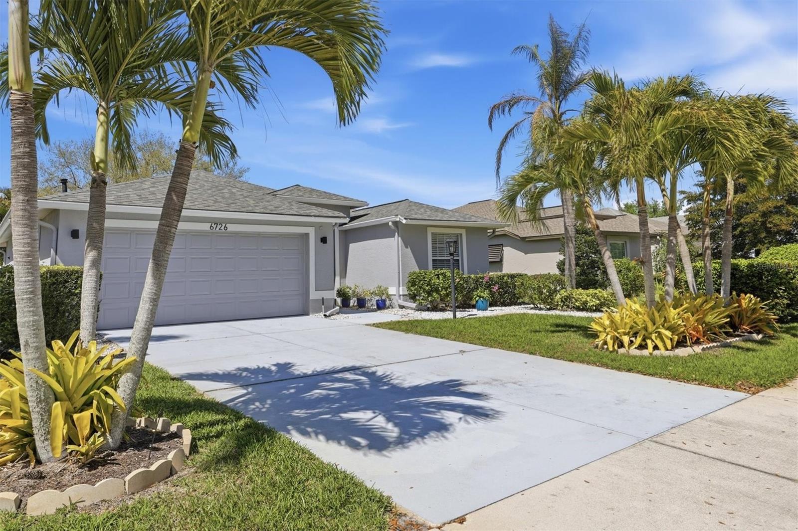 6726 W Country Club Ln