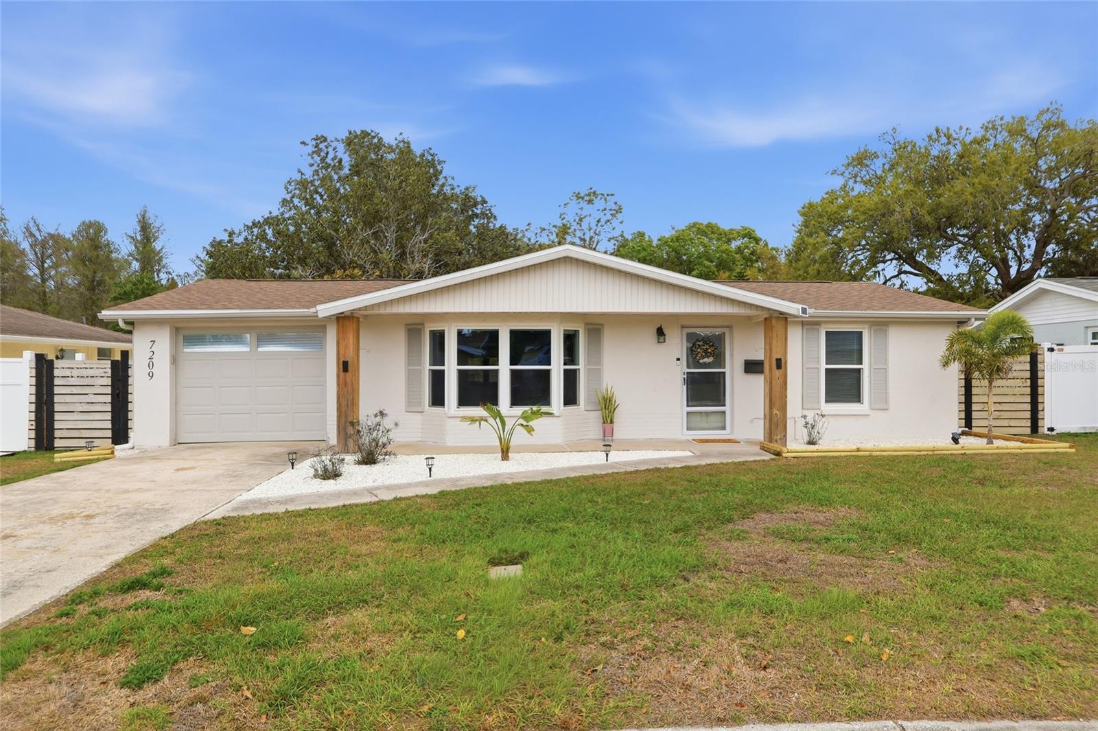 7209 Magnolia Valley Dr