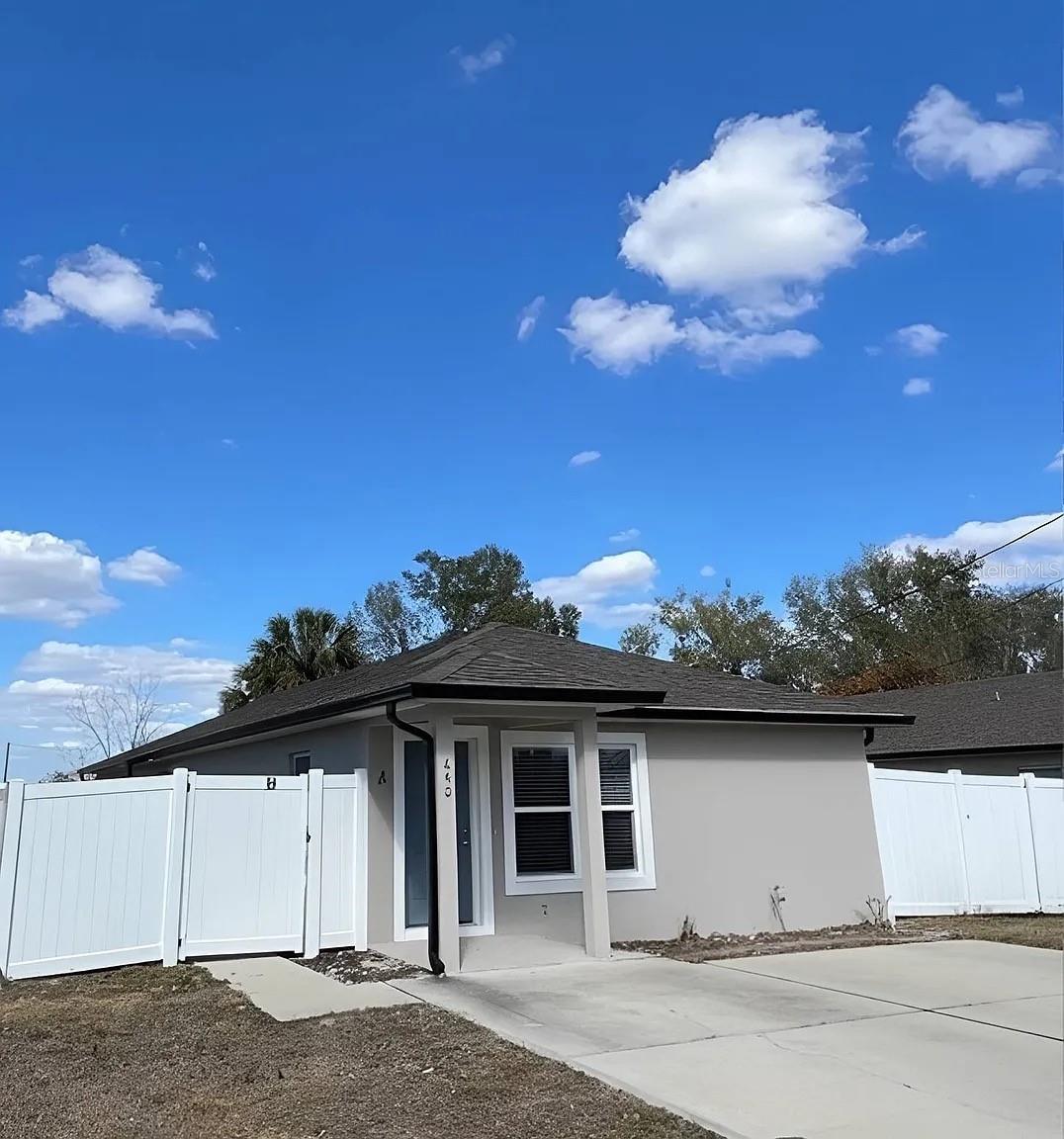 640 E Grapefruit Ave
