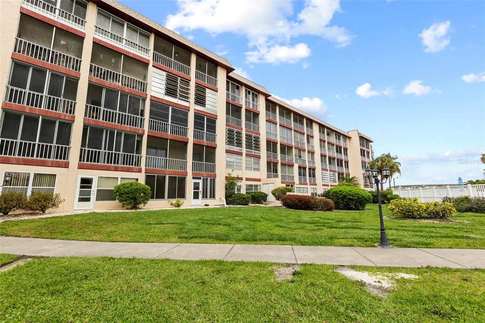 3959 Lake Bayshore Dr #F 412