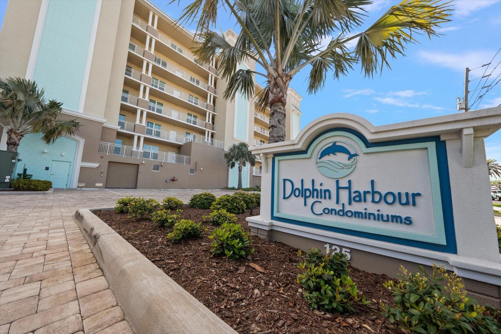125 Island Way #402