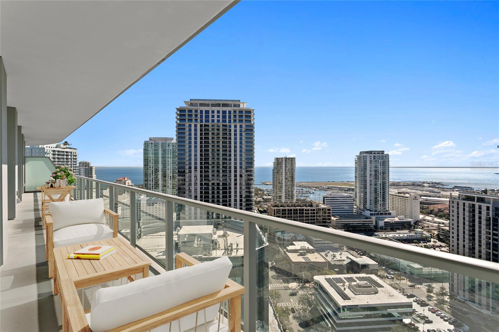 400 Central Ave #2806