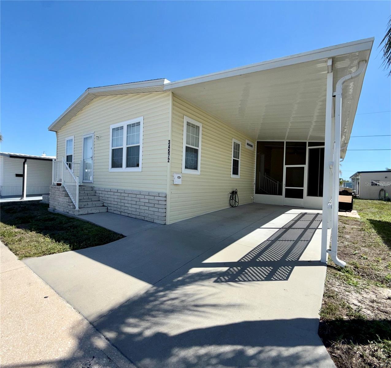 34572 Gardenia Dr N