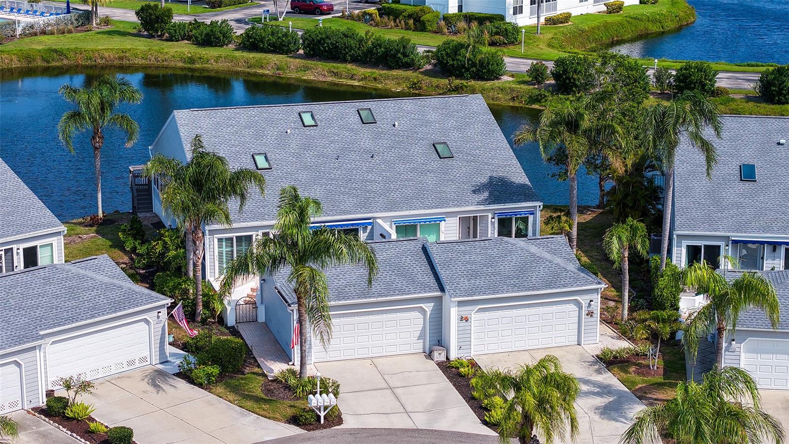 1005 Pelican CT
