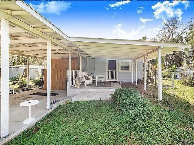 2360 Lakeview Dr