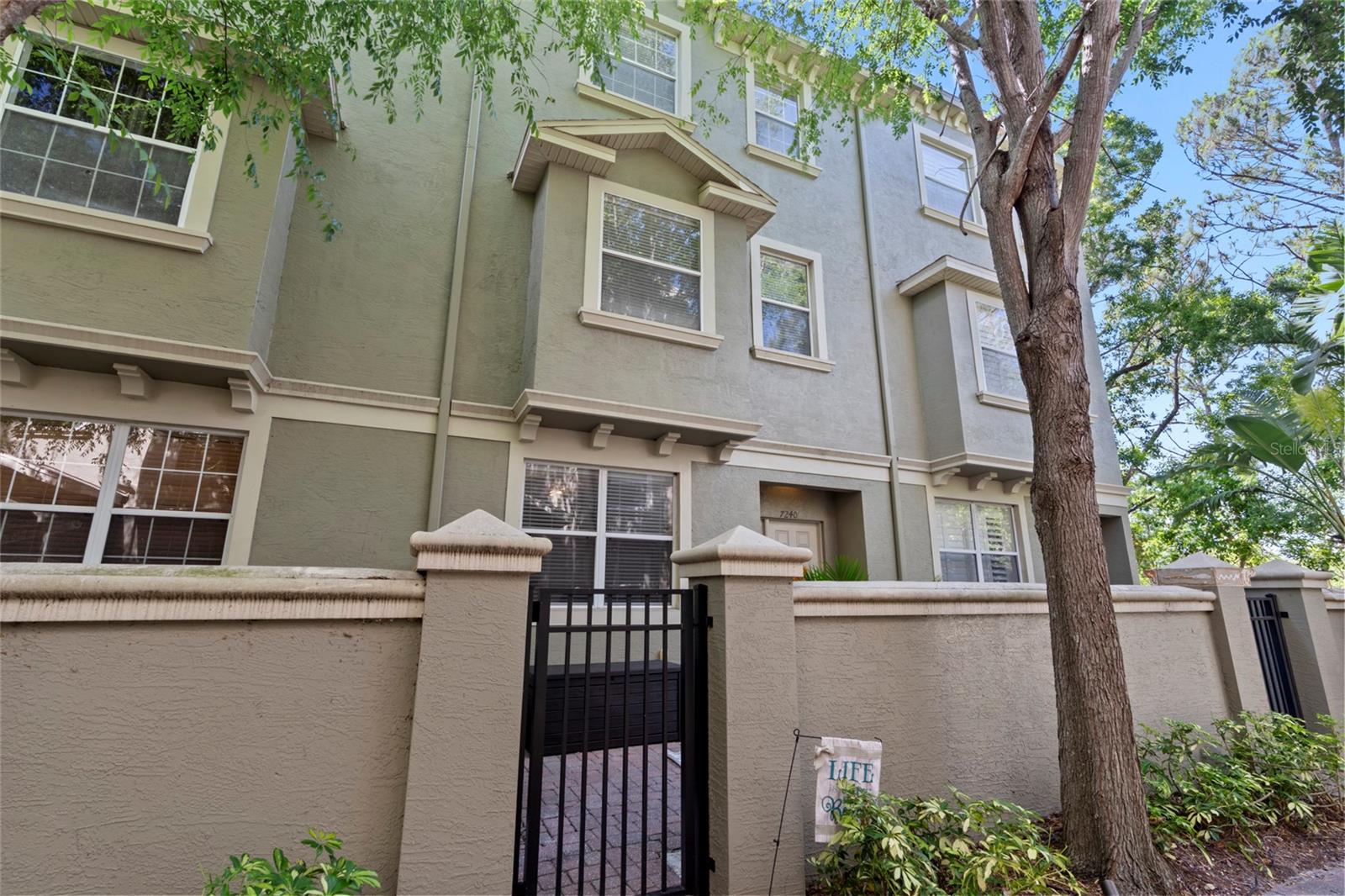 7240 102nd Ln