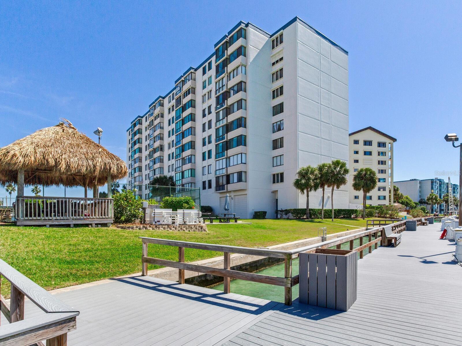 660 Island Way #202
