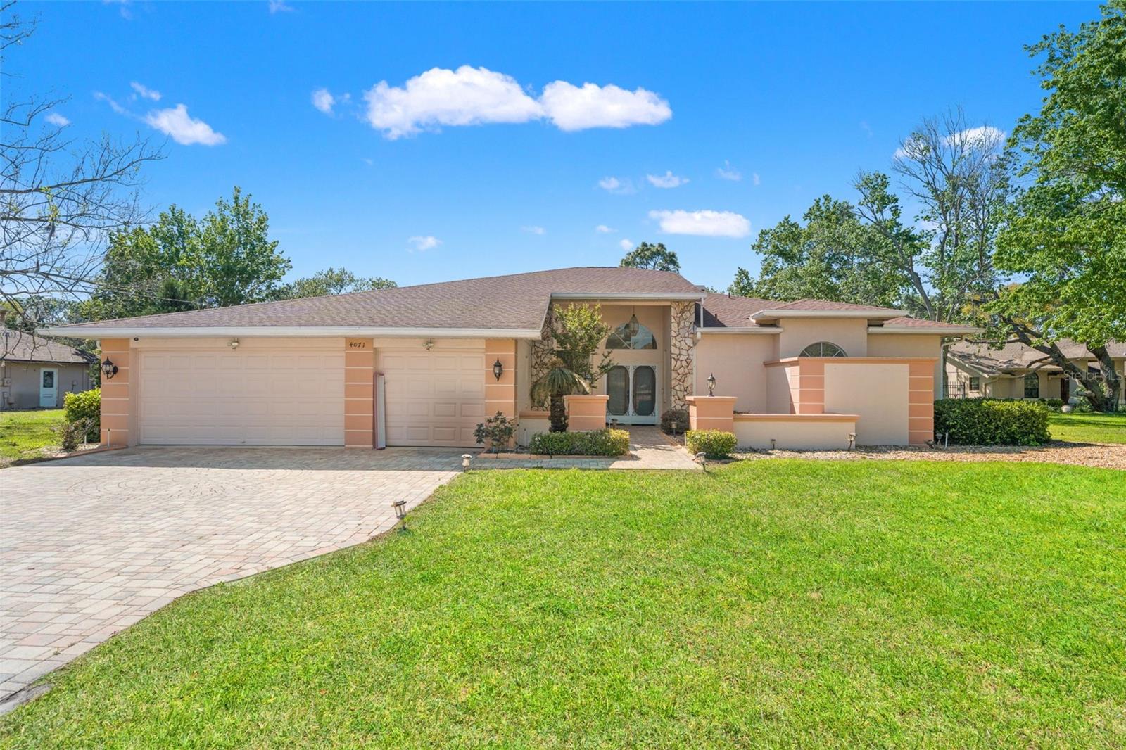 4071 Black Oak Trl
