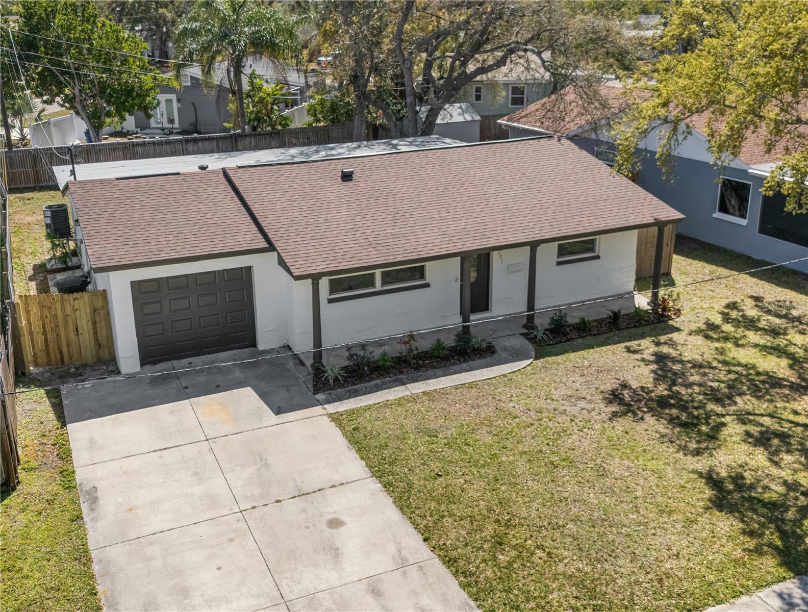 8201 Riverside Dr NE