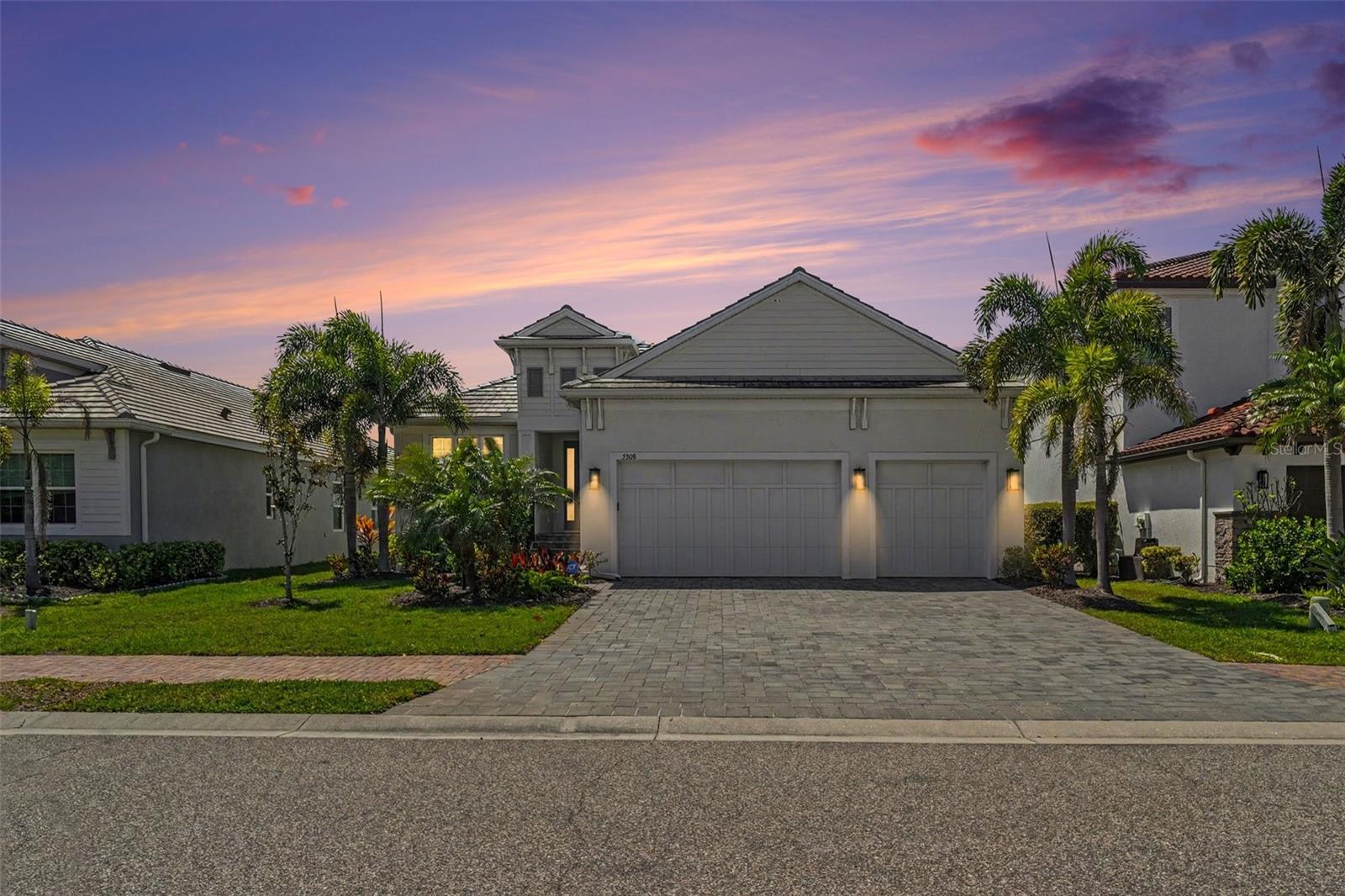 5508 Title Row Dr