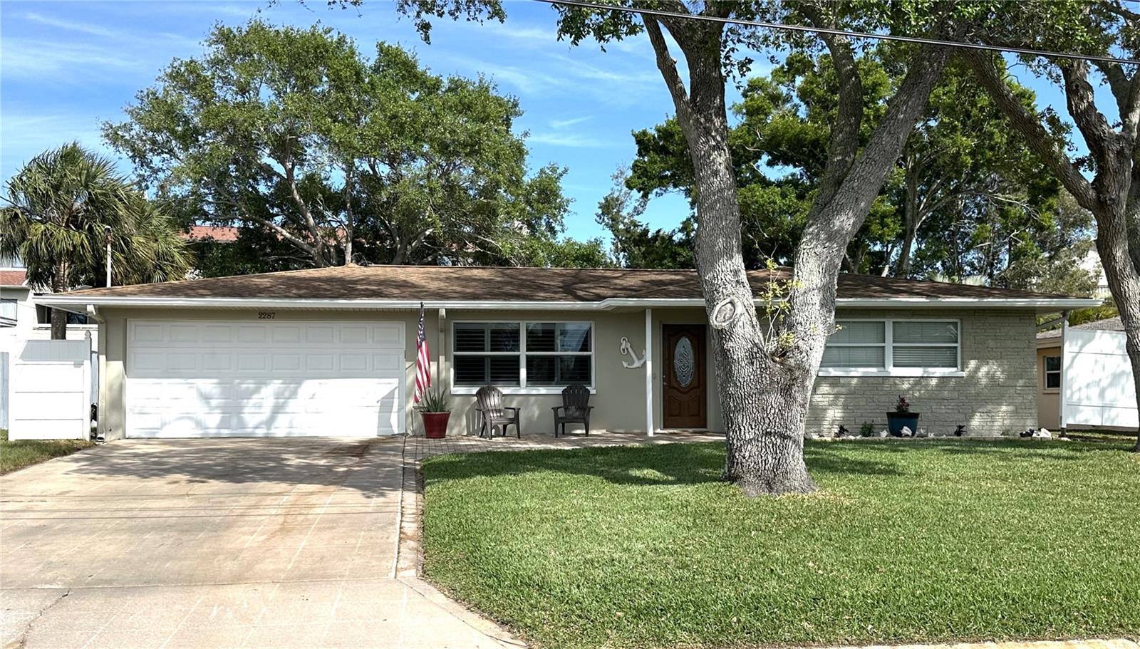 2287 Carolyn Dr