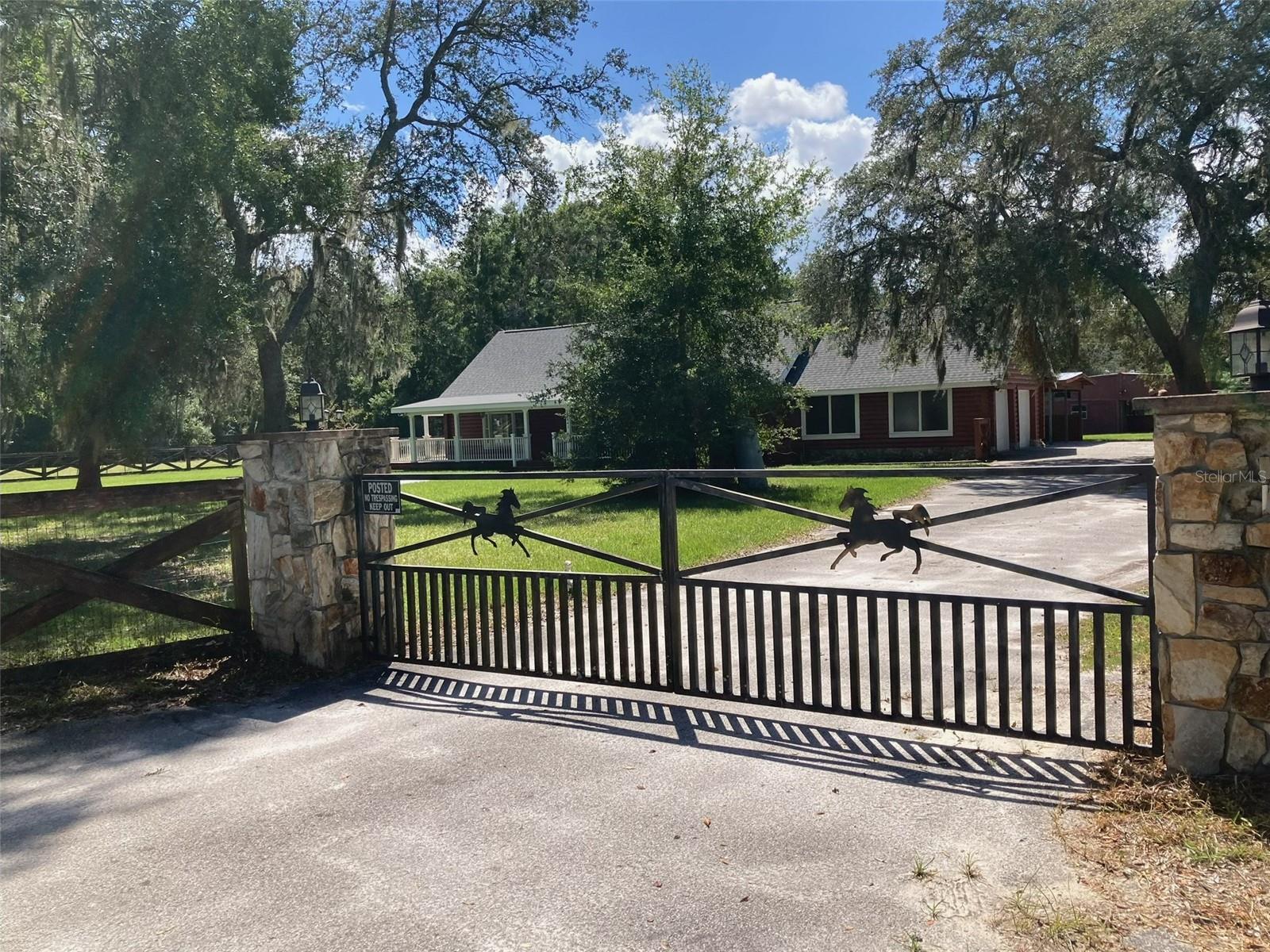 18441 Oaklawn Dr
