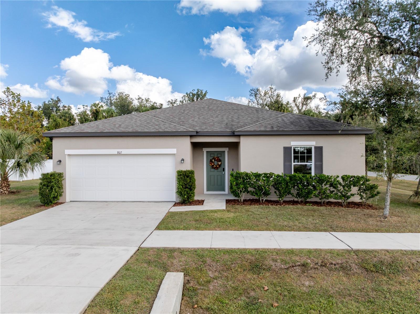 807 Garden Oaks Sq