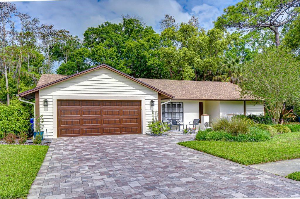 16704 Vallely Dr