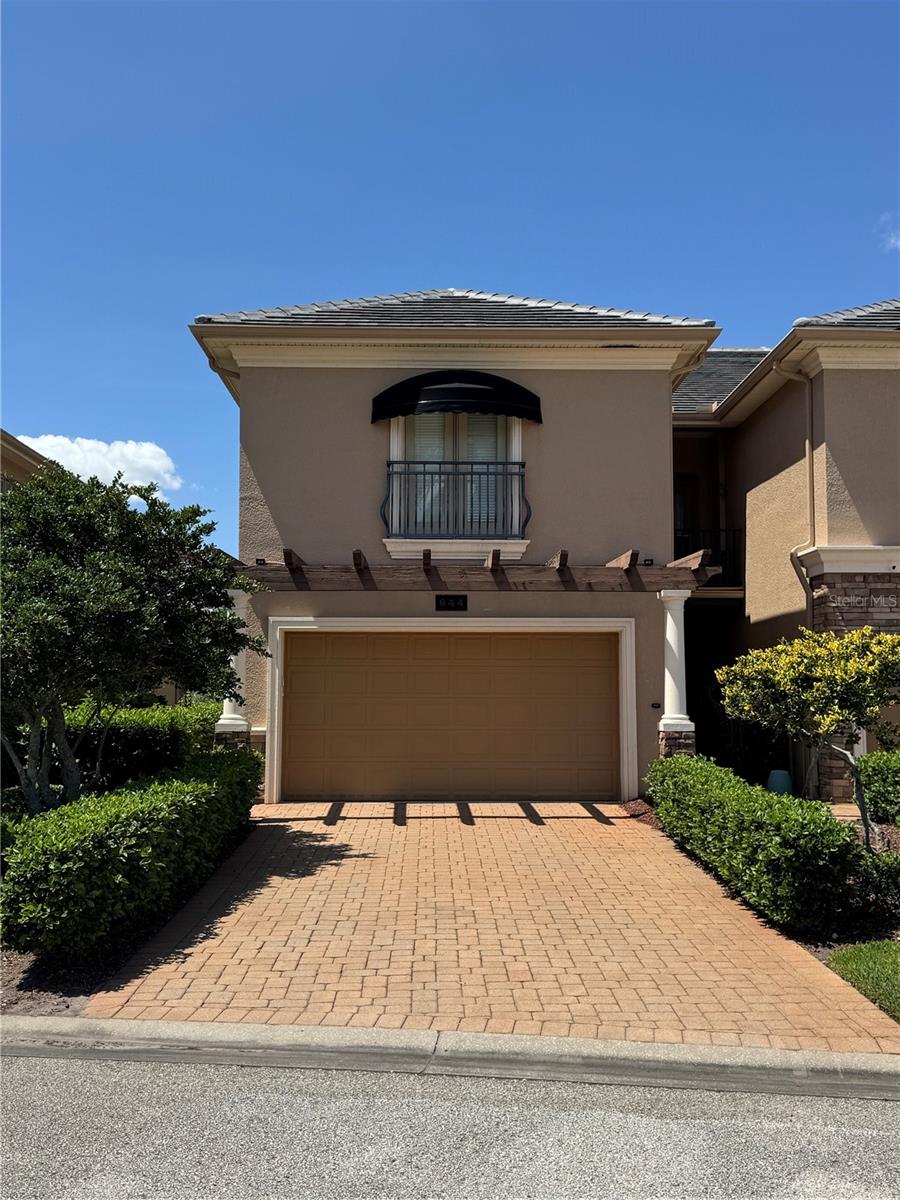 644 Saxony Blvd