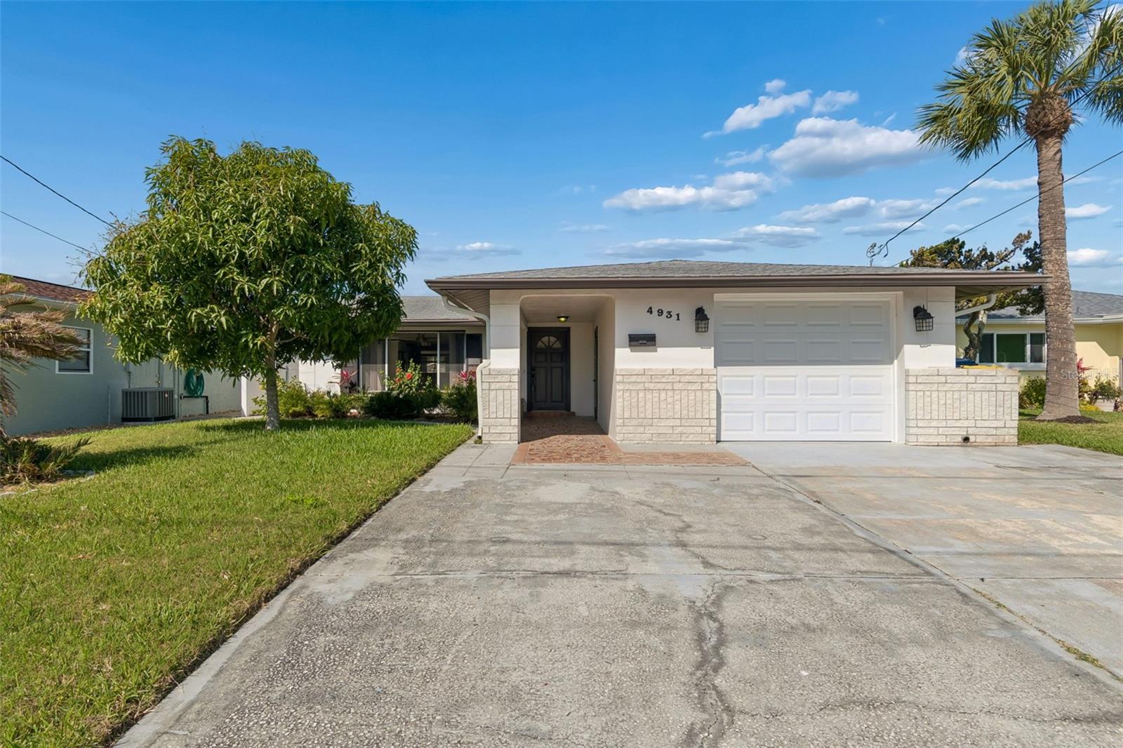 4931 Pompano Dr