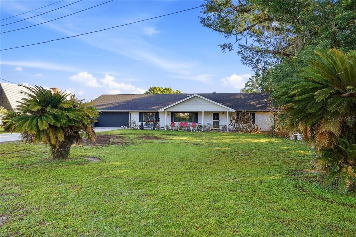 236 W Lake Ina Dr