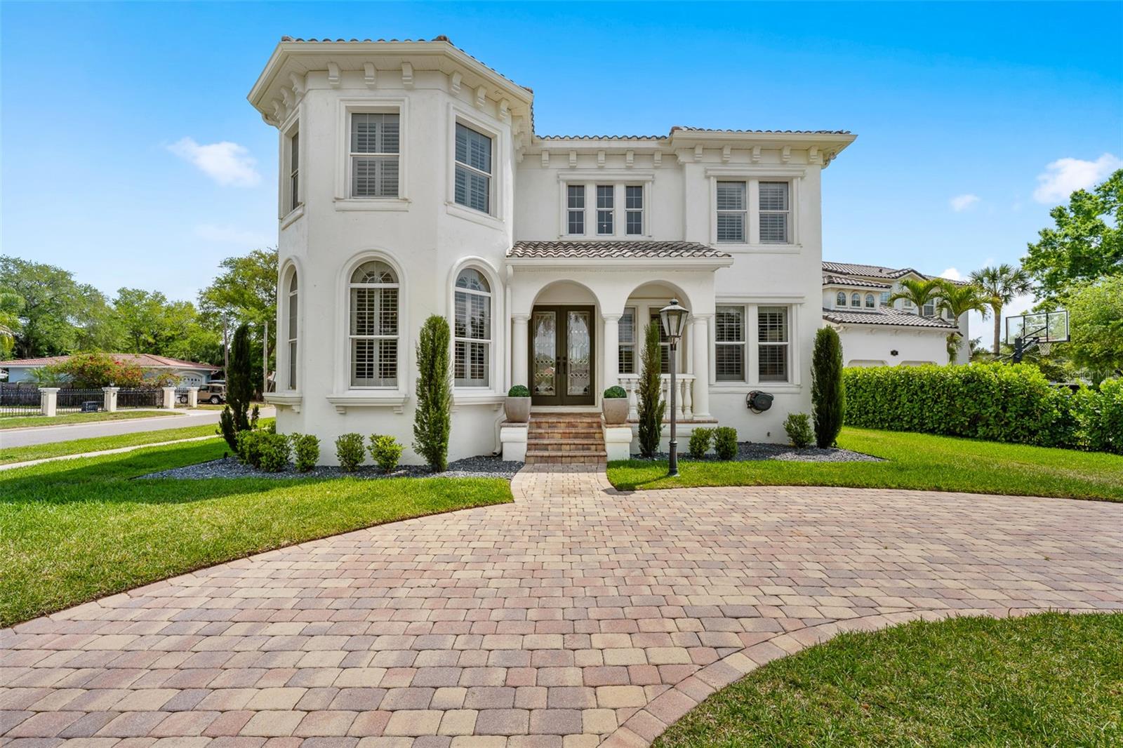 11 Formosa Ave