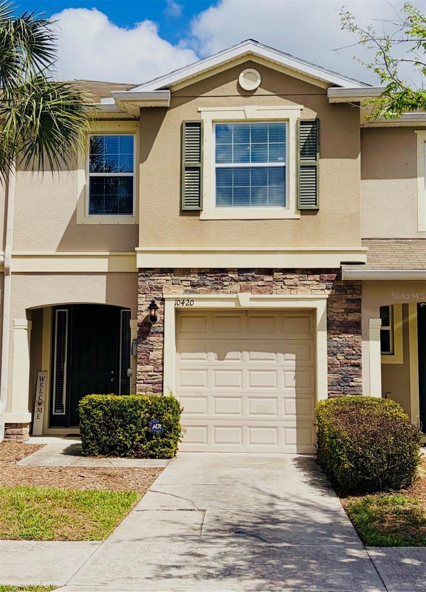 10420 Butterfly Wing CT