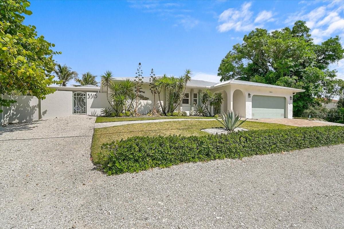 3515 LA Paloma Ave