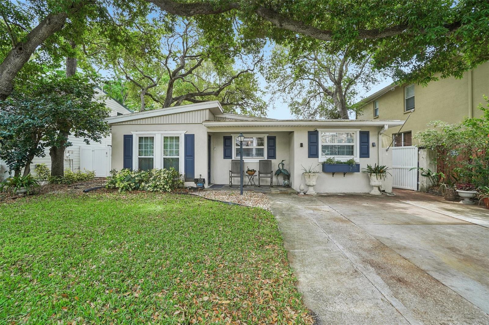 3218 W Oakellar Ave
