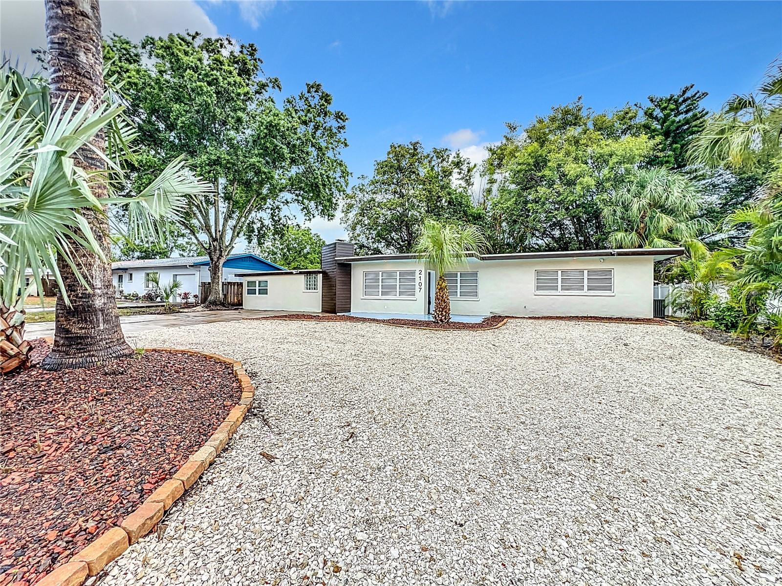2107 Pine Ter