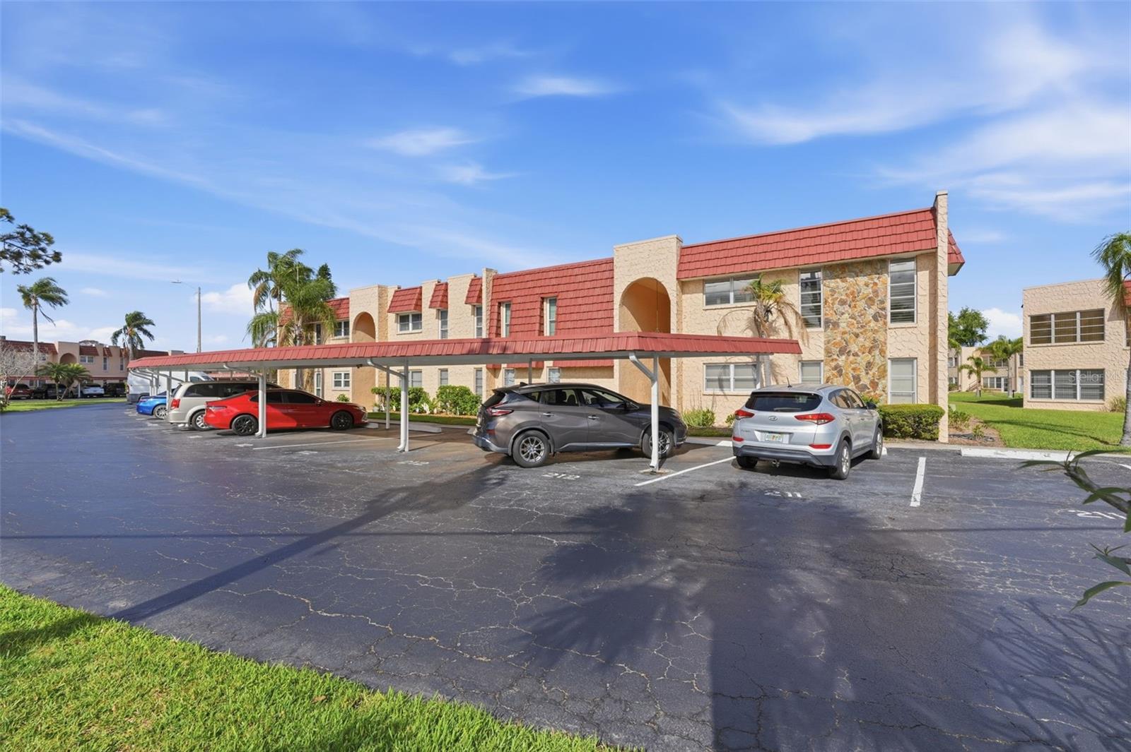 212 Cedarwood Cir #212
