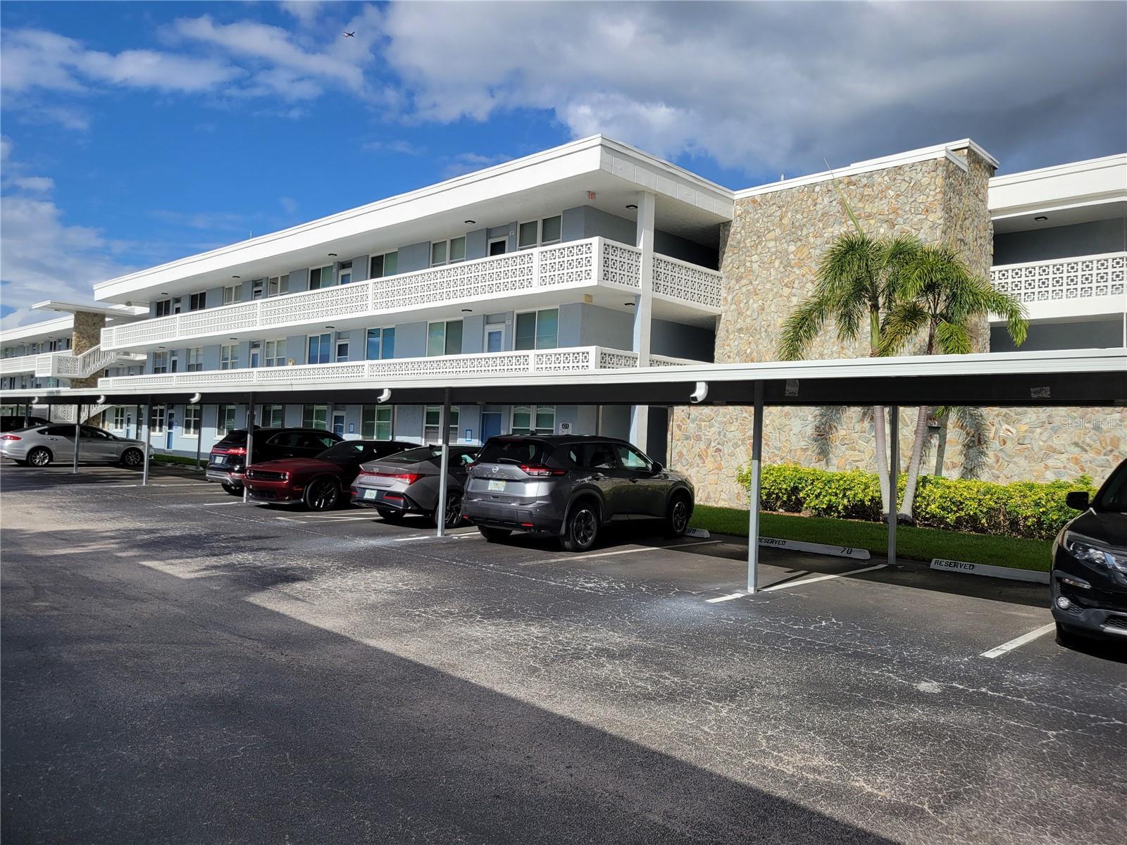 4715 Bay St NE #225