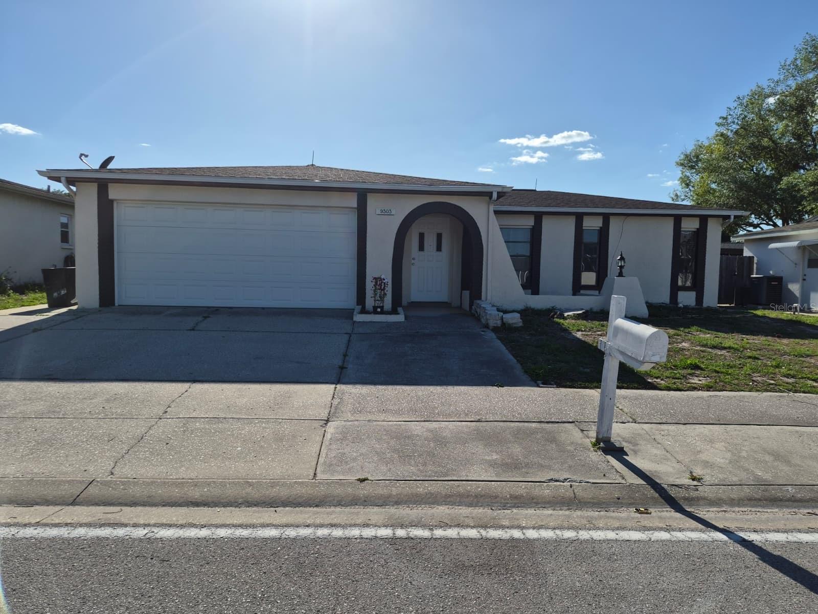 9303 Morehead Ln
