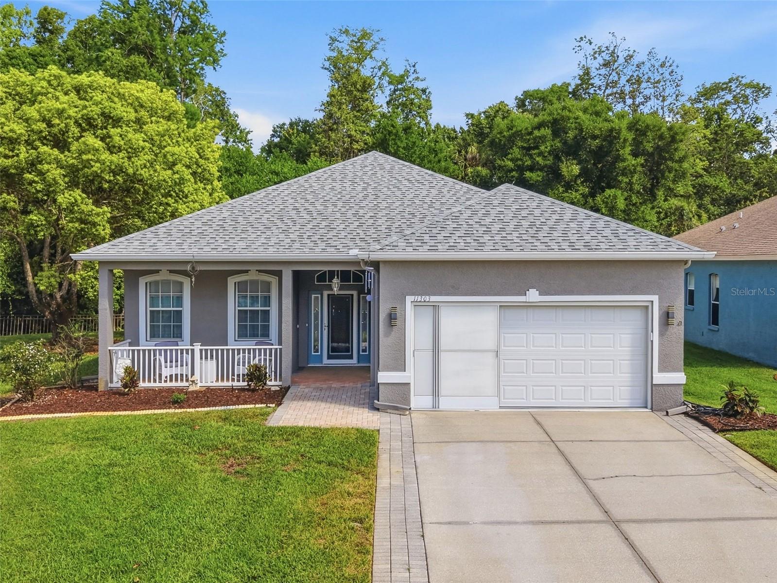 11303 Clear Oak Cir