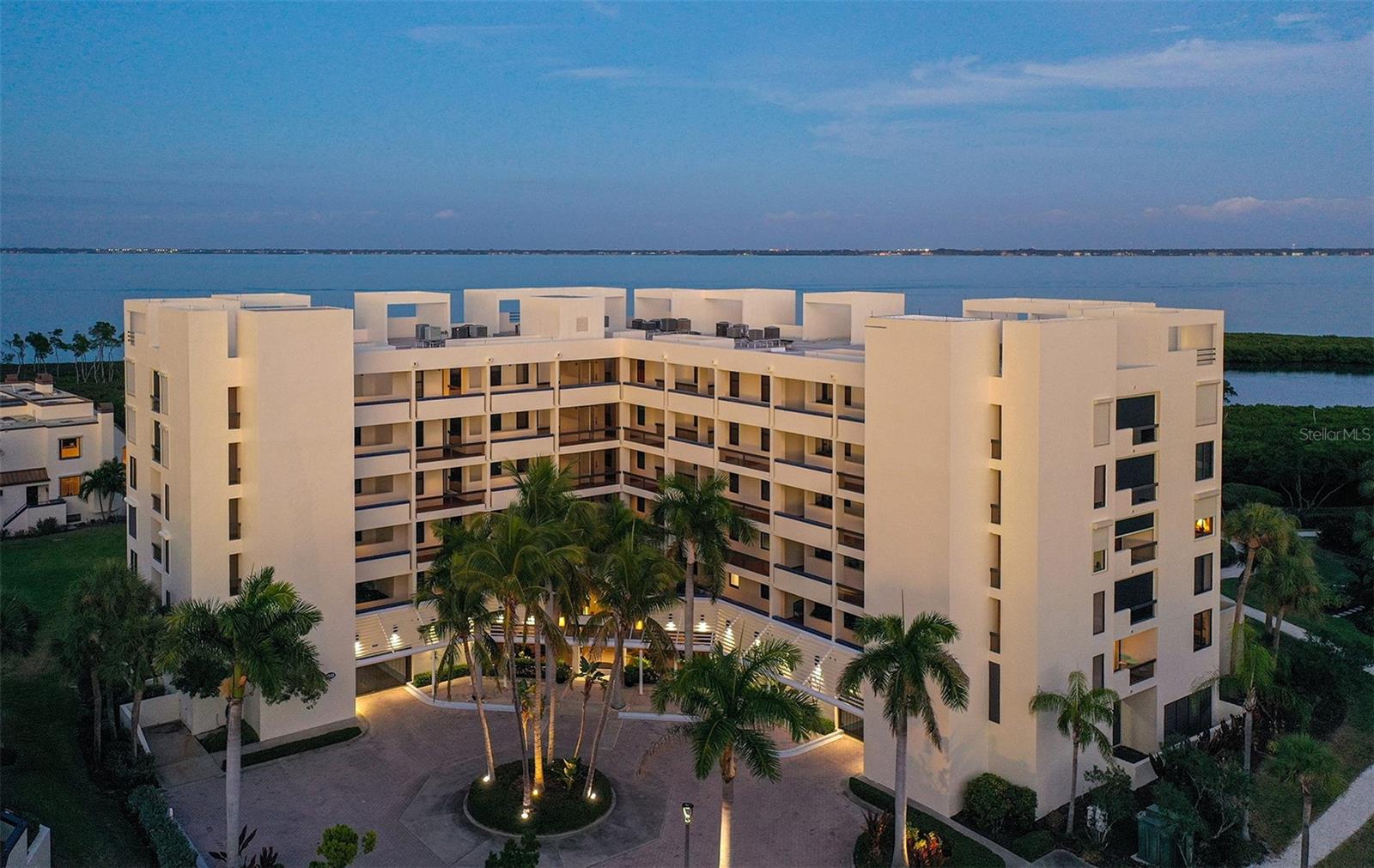 1932 Harbourside Dr #242