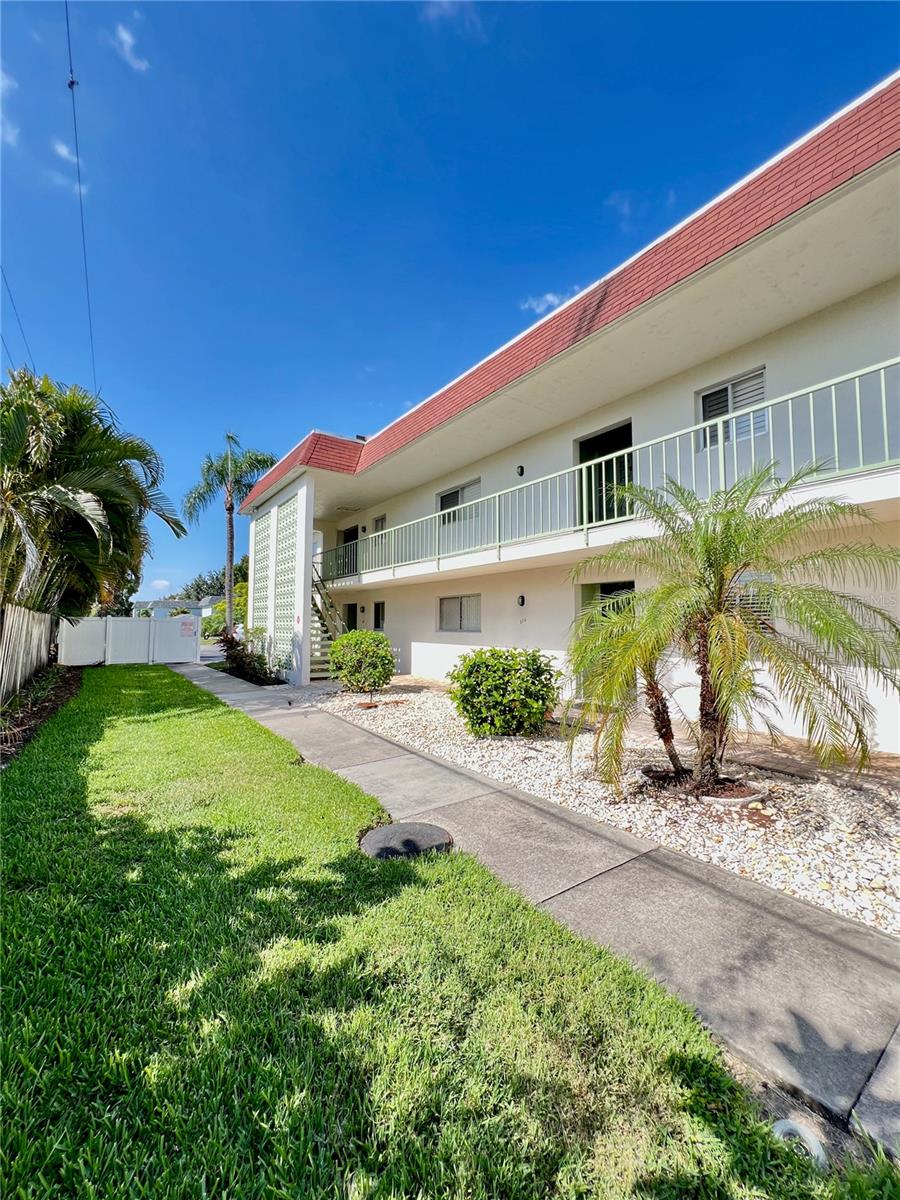 3504 Beneva Rd #206