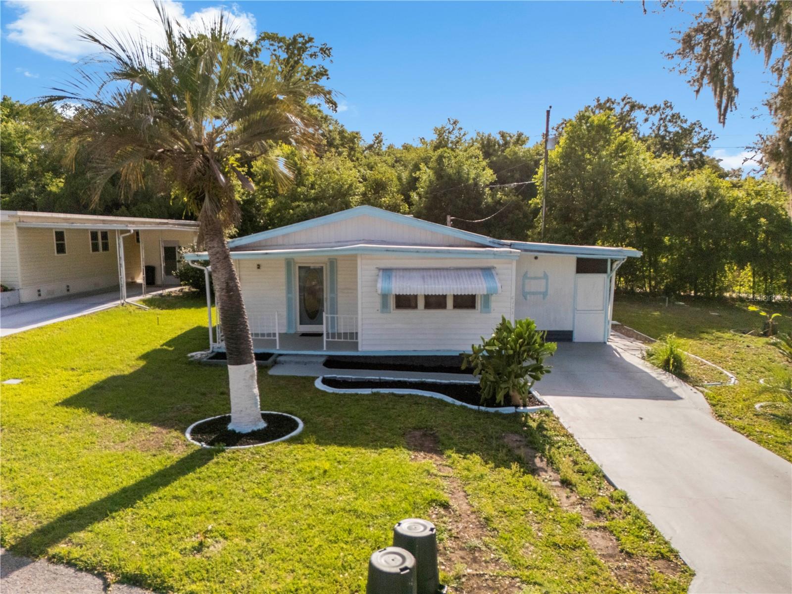 6123 Ridgewood Dr