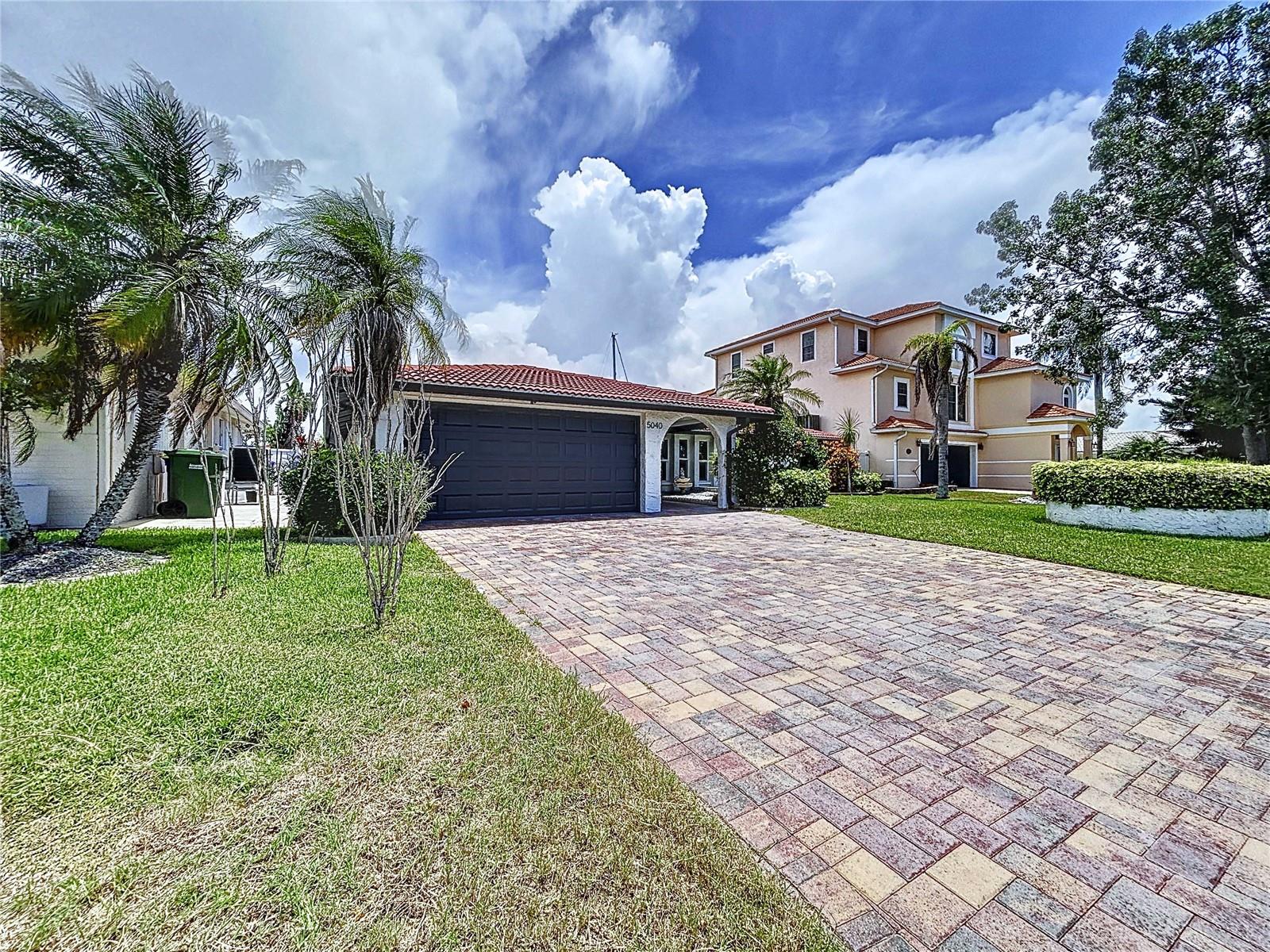 5040 Glenn Dr