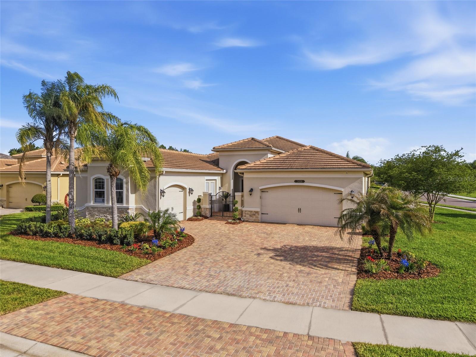 2420 Coco Palm Cir