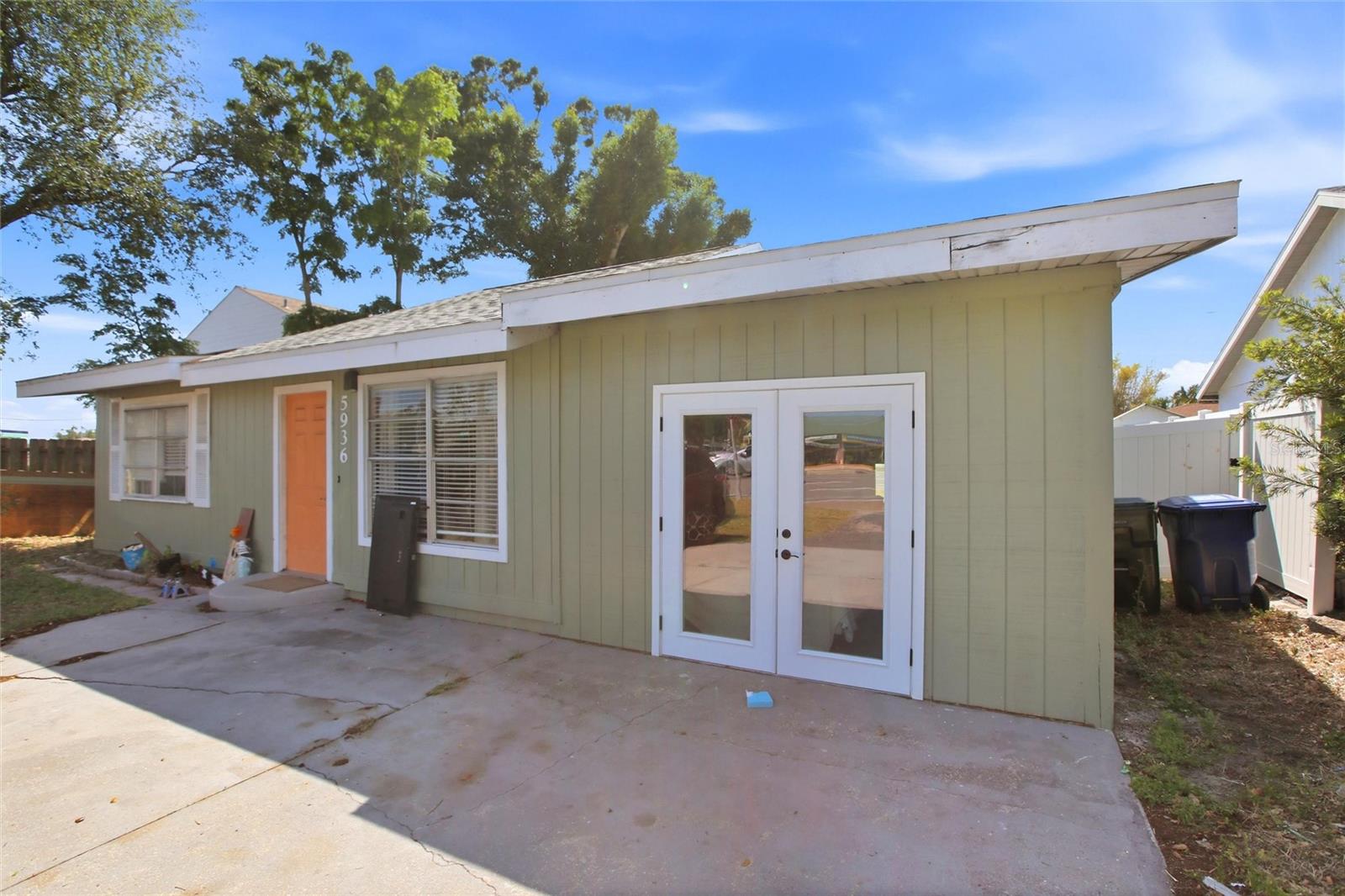 5936 Albert Pl
