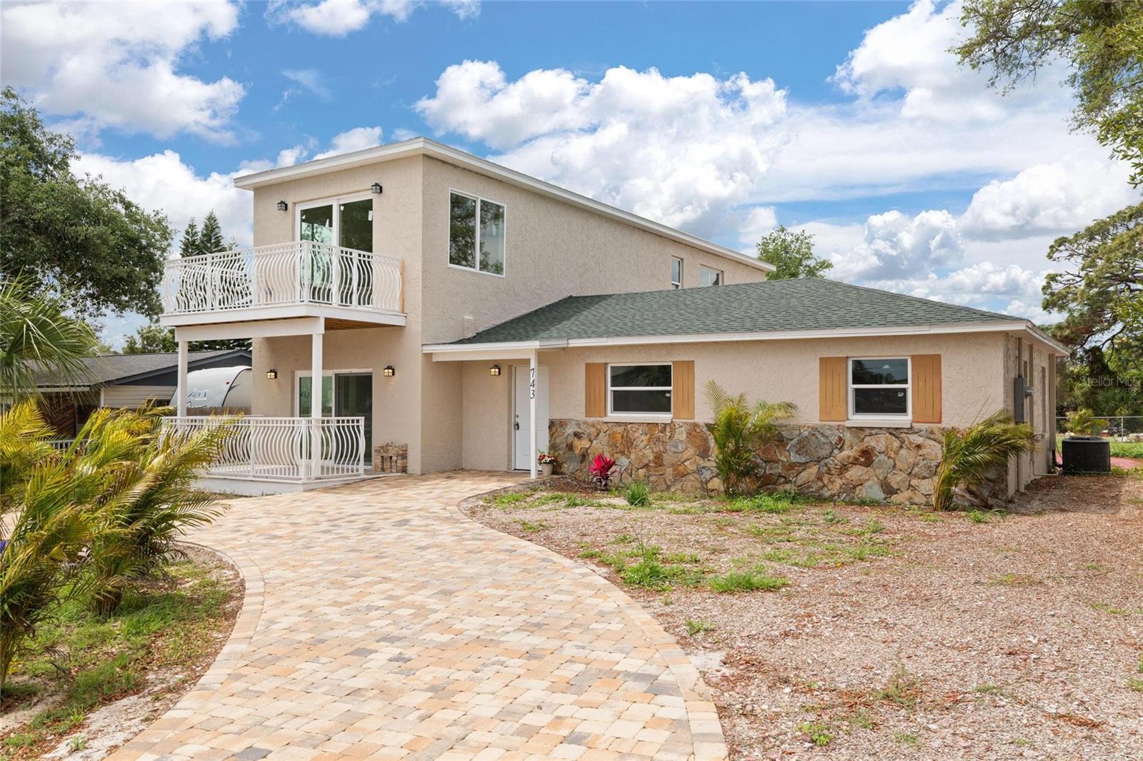 743 Bayshore Dr