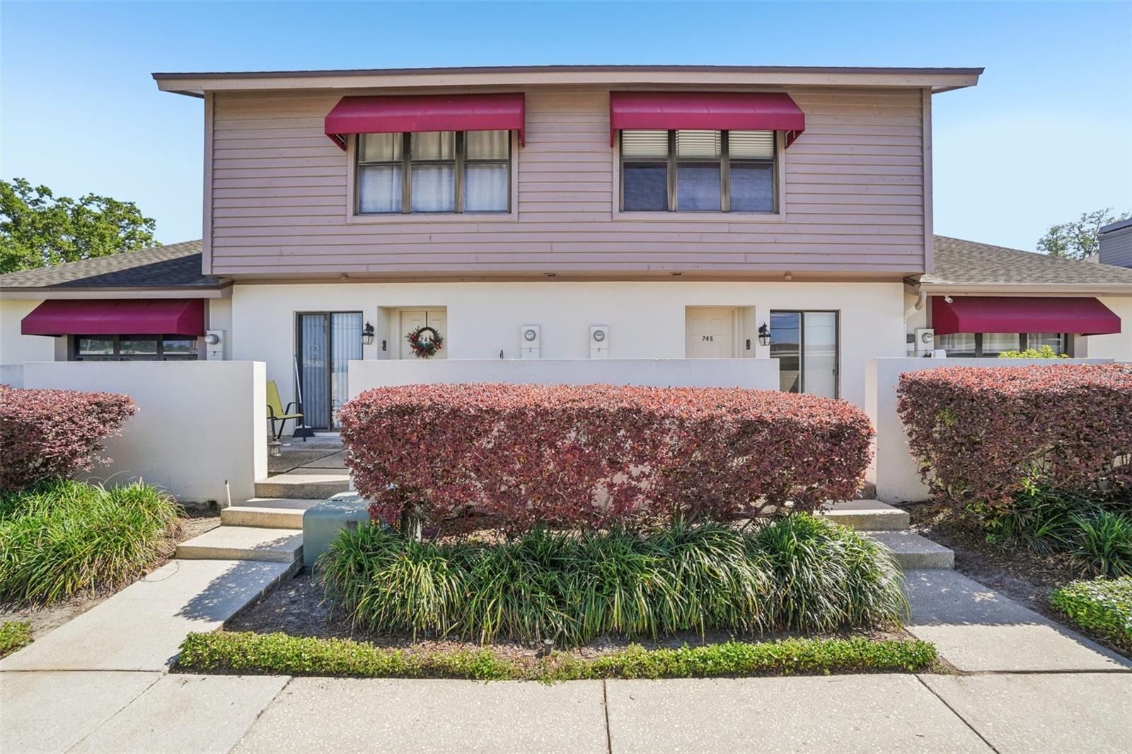745 Oak Park Pl