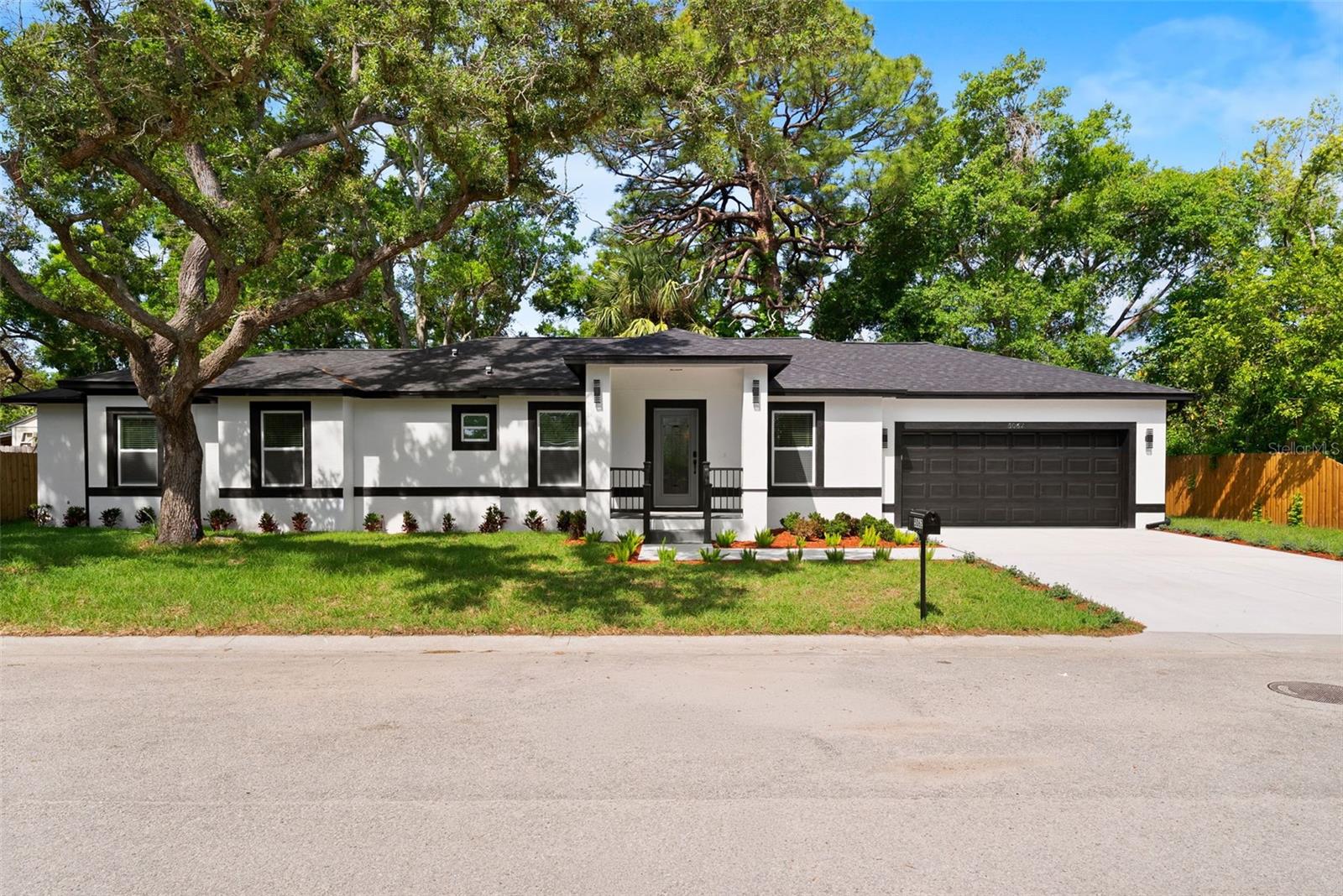 5062 80th Ln N