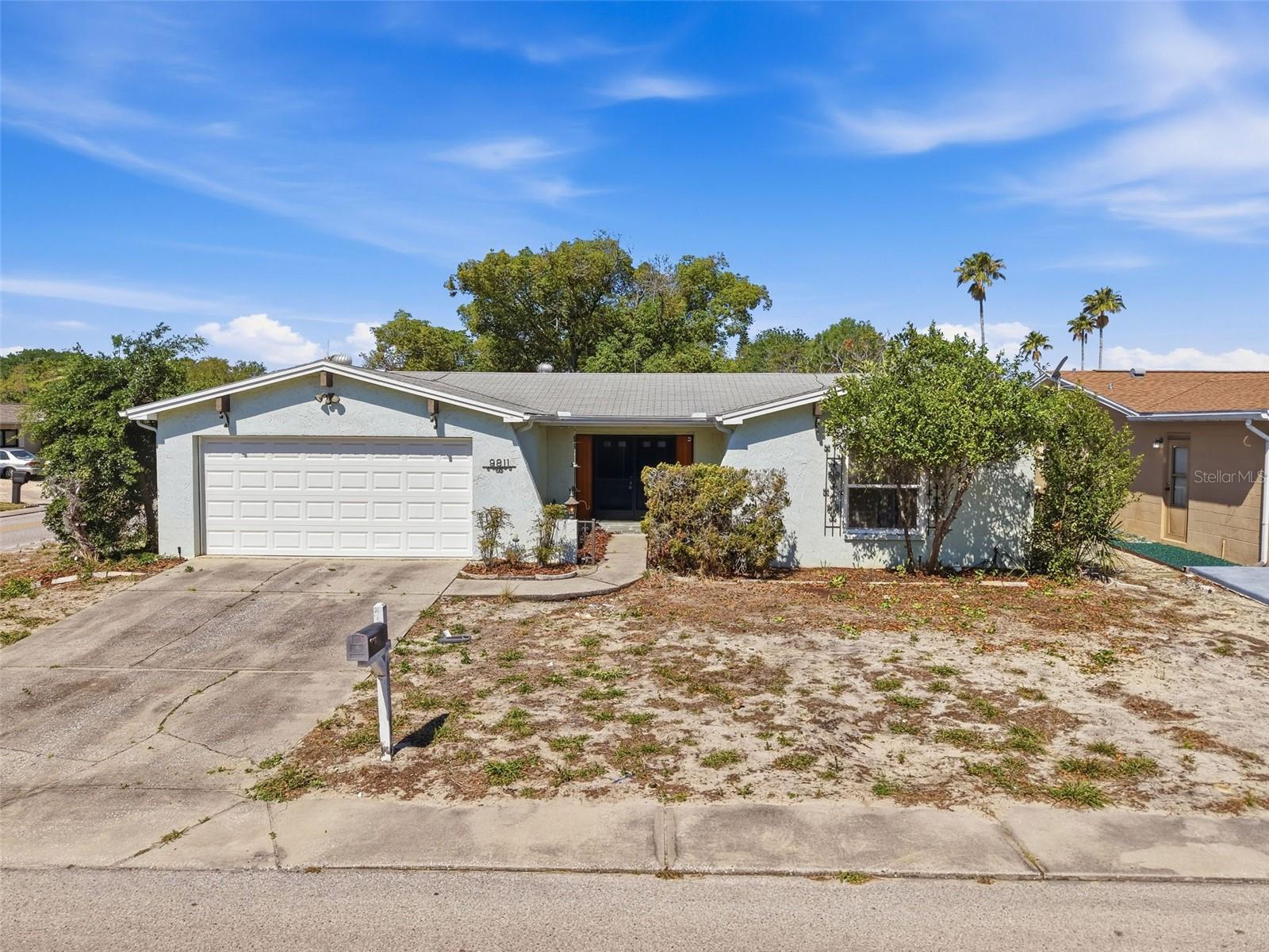 9811 Woodstock Ln