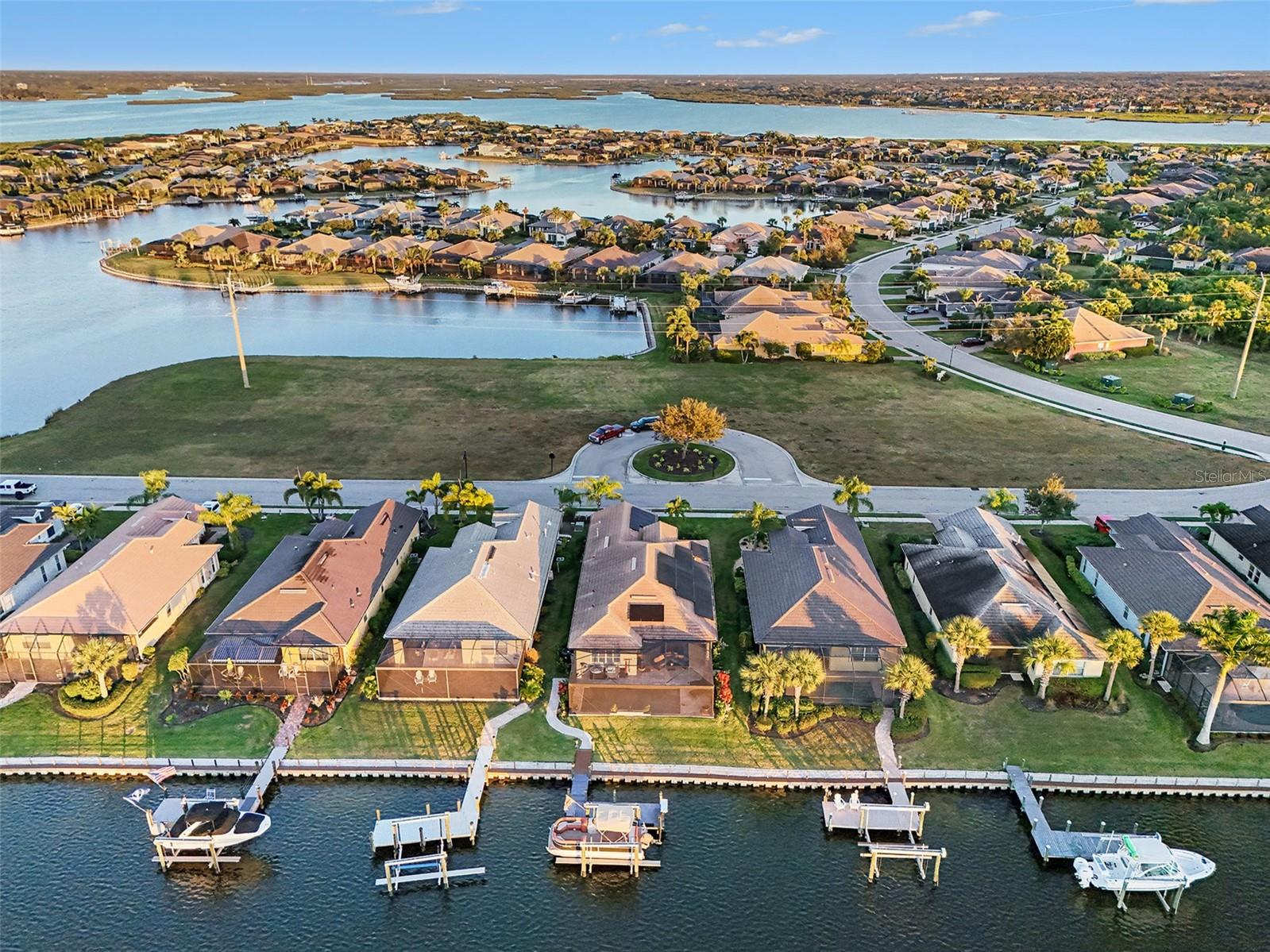 1018 Overlook CT