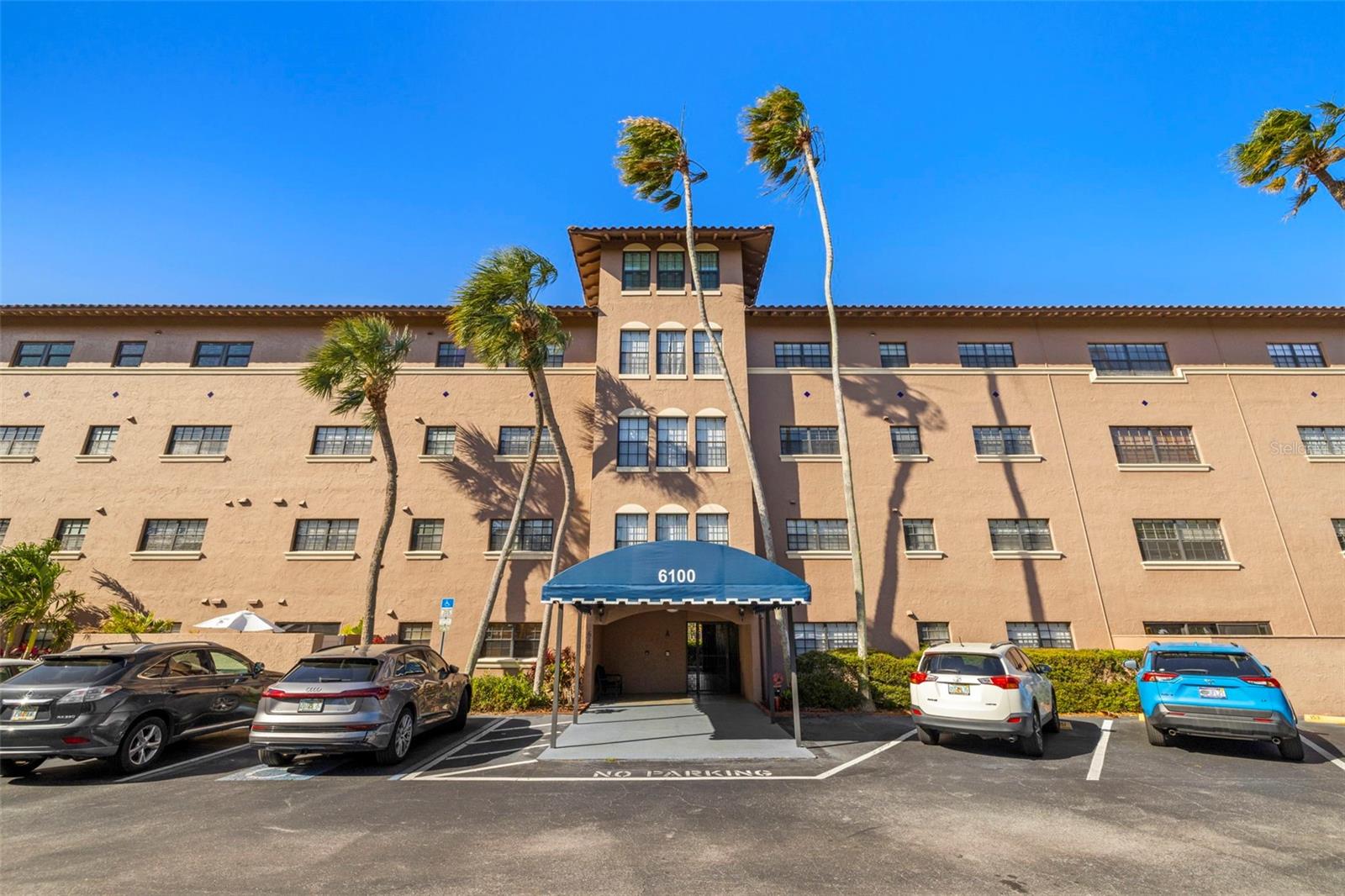 6100 Gulfport Blvd S #414