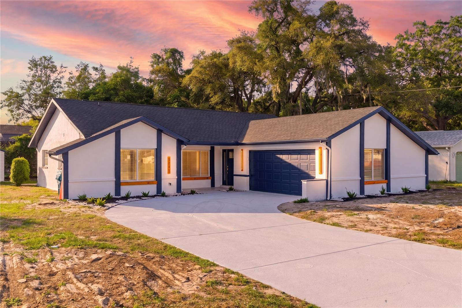 1215 Waterfall Dr