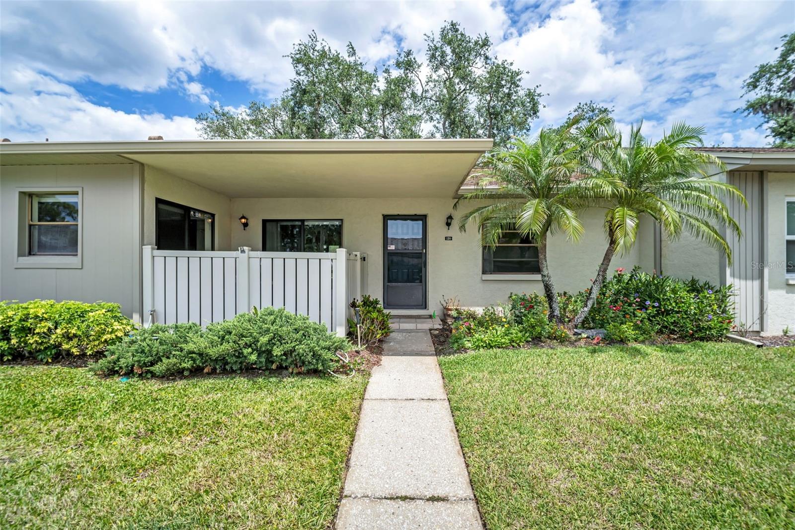 120 Evelyn CT