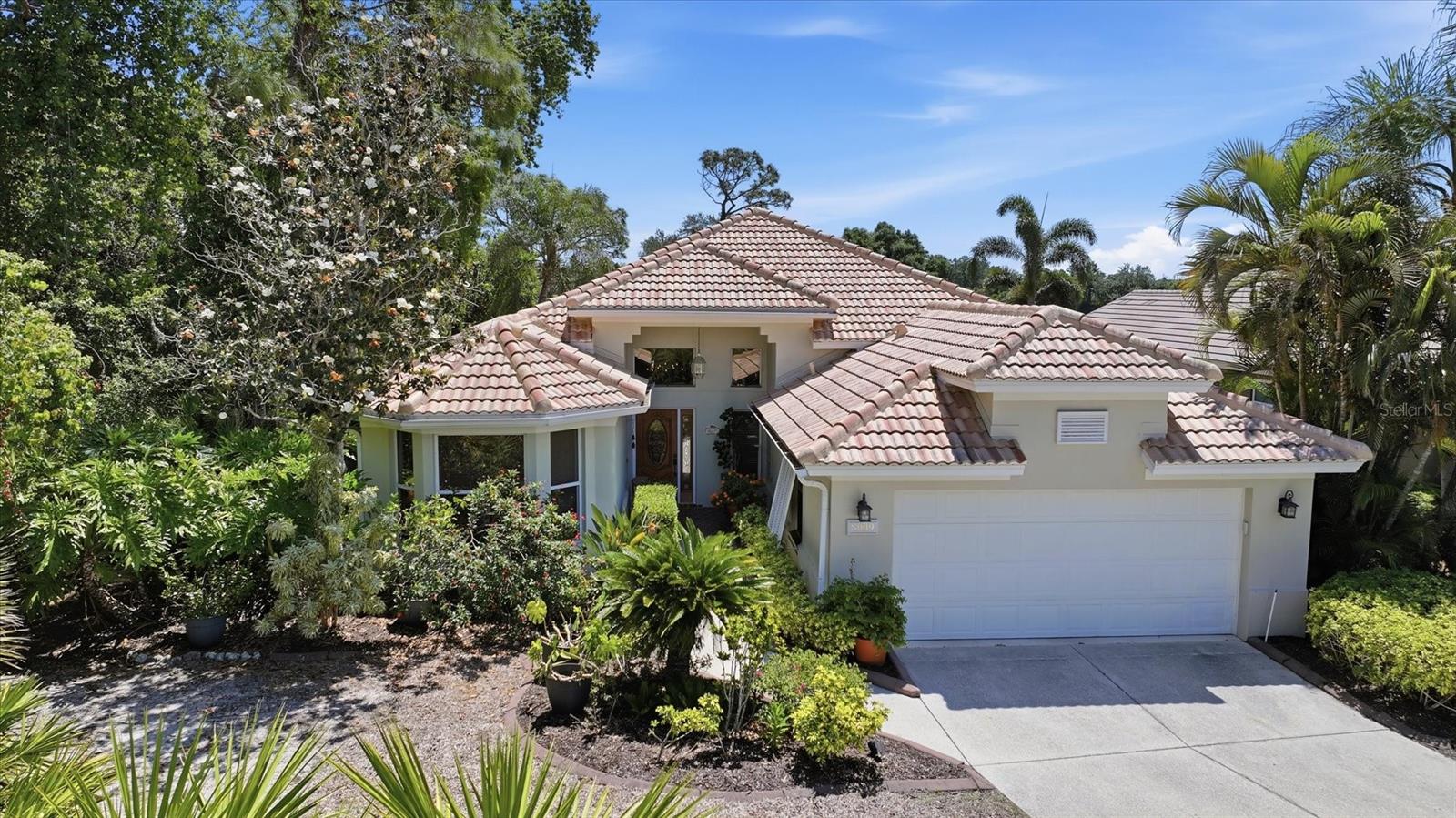 8009 Hampton CT
