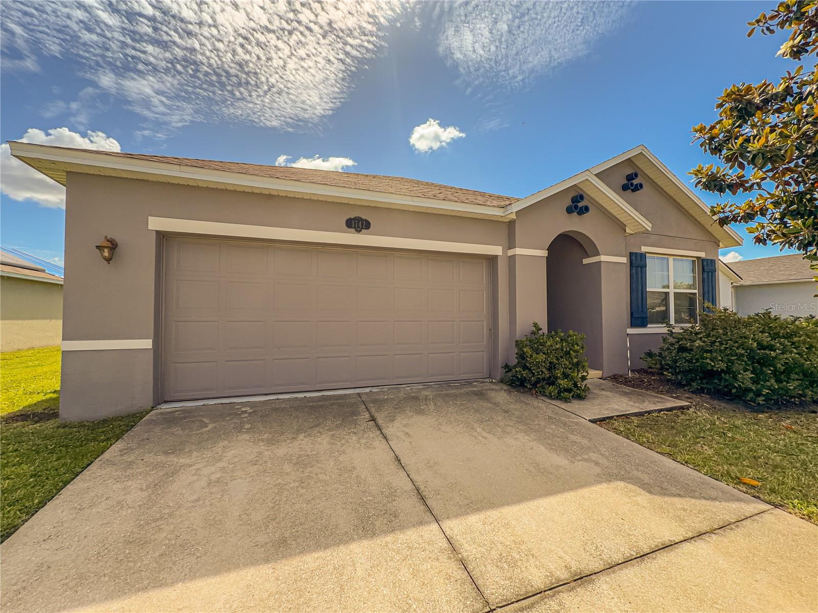 1742 Van Gogh Dr