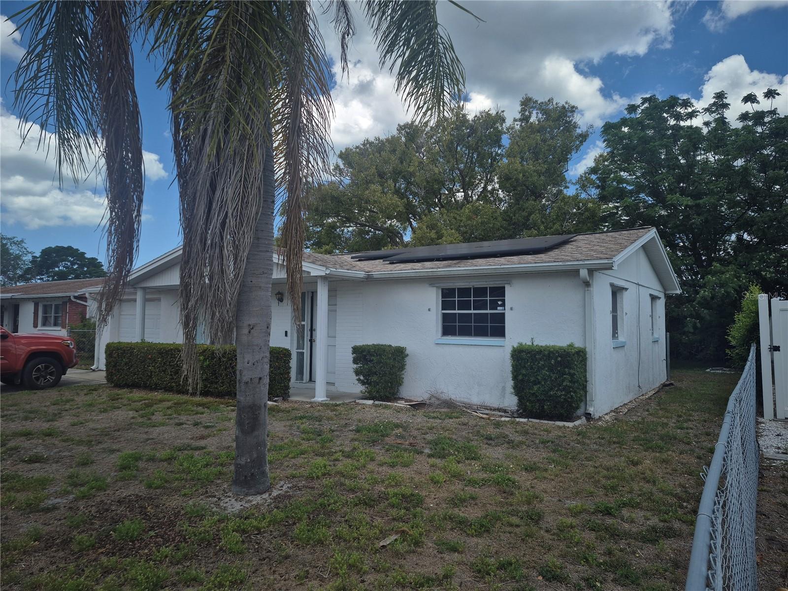3245 Fairmount Dr