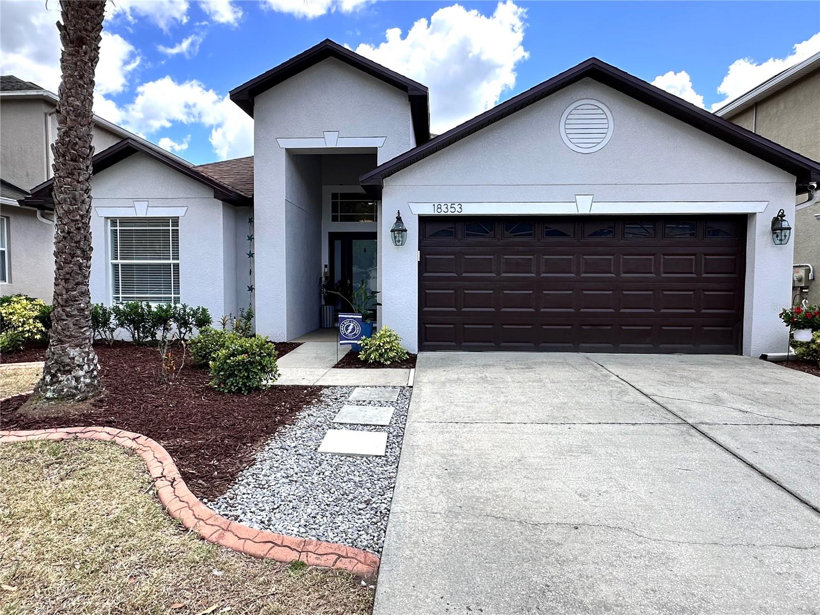 18353 Holland House Loop