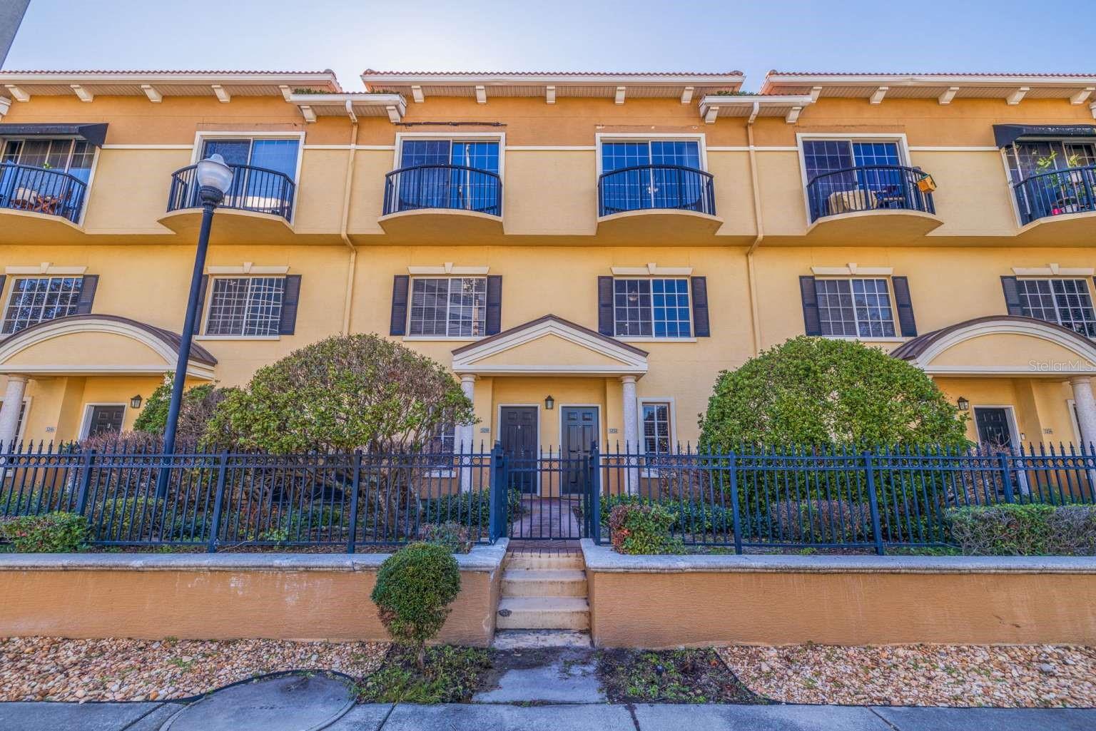 5252 W Kennedy Blvd